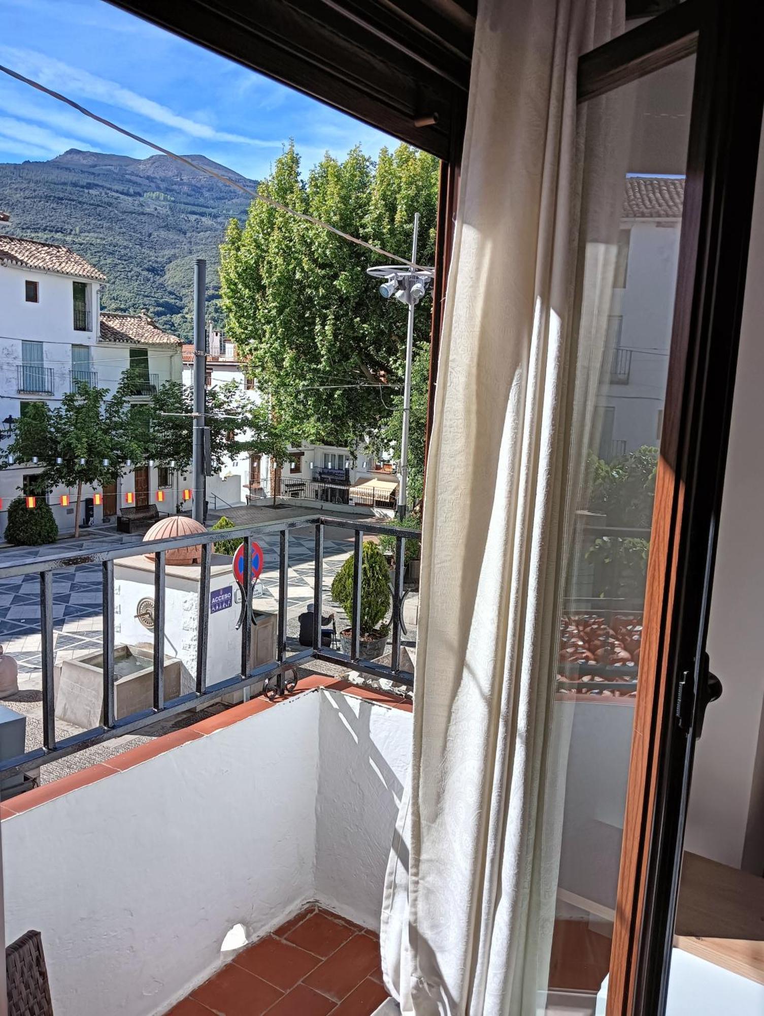 La Casa De La Plaza Apartment Гехар-Сиера Екстериор снимка